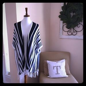 NWT Chico’s kimono/wrap